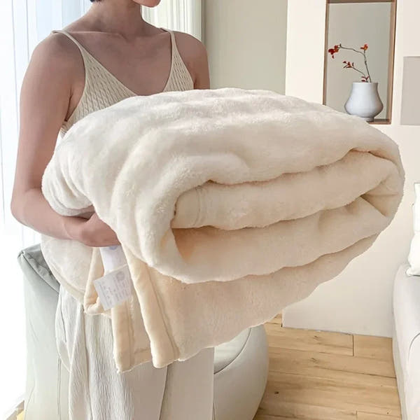 Giftiform™ -Velvet torkkupeitto pehmeyttä ja lämpöä jokaiseen hetkeen